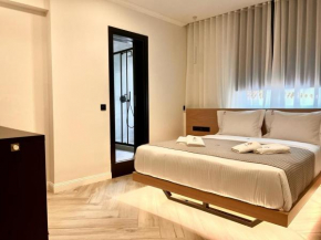 Triple A - Chic & Elegant by the Market - FREE parking!
